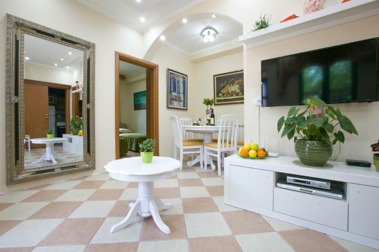 Apartments Holiday Lux 수토모레 외부 사진