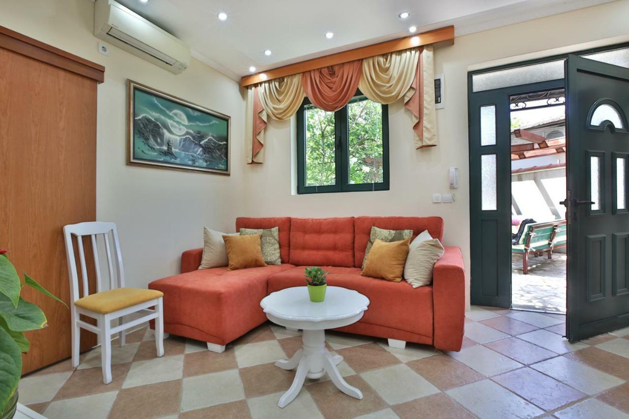 Apartments Holiday Lux 수토모레 외부 사진