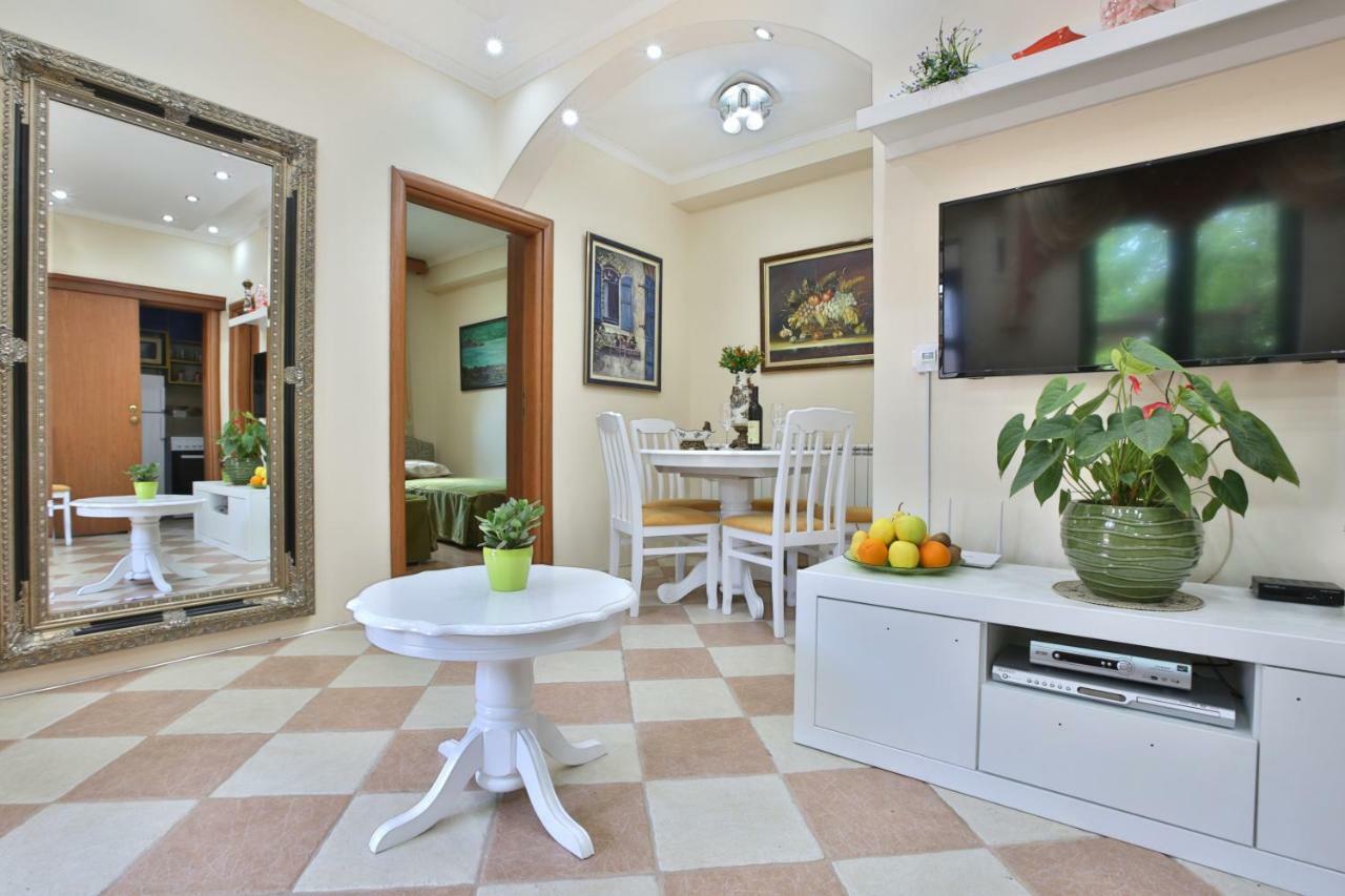 Apartments Holiday Lux 수토모레 외부 사진
