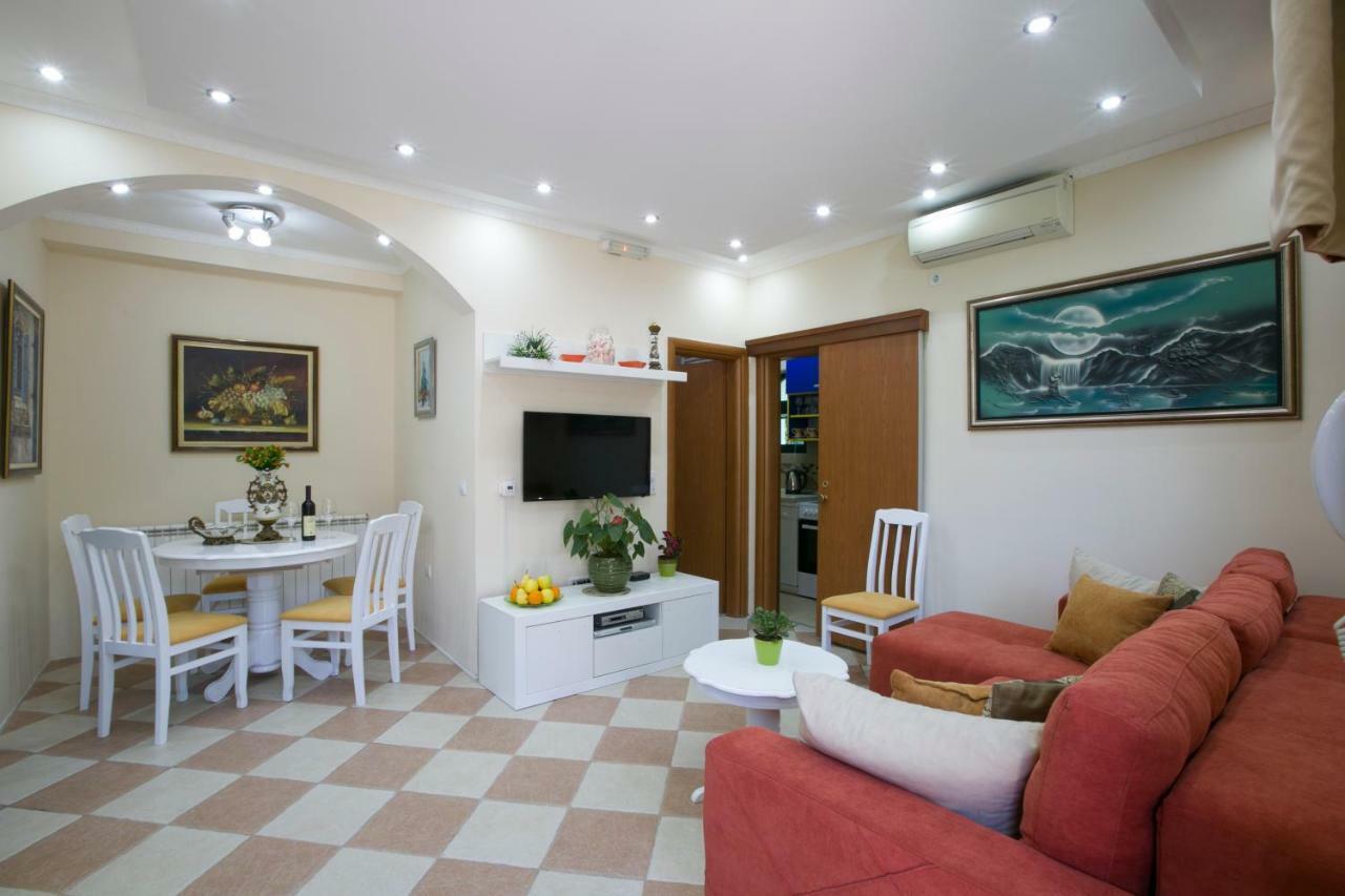 Apartments Holiday Lux 수토모레 외부 사진